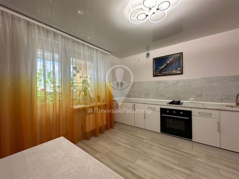 1-к квартира, 10/11 эт., 44м²