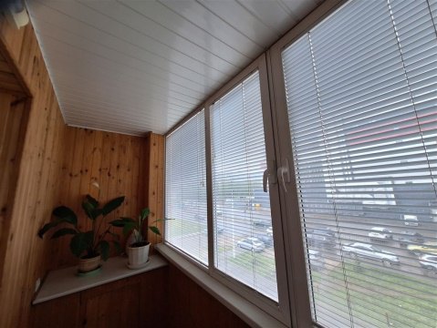 2-к квартира, 3/12 эт., 70м²