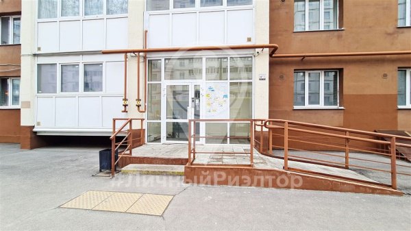 1-к квартира, 10/10 эт., 42м²