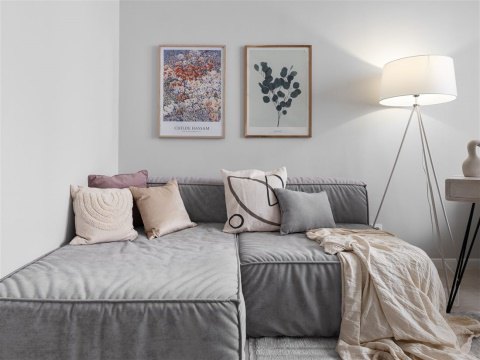 2-к квартира, 3/33 эт., 65м²