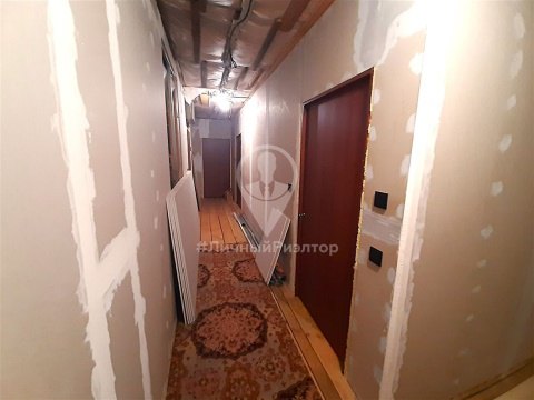 Дом 198м², участок 3 сот.