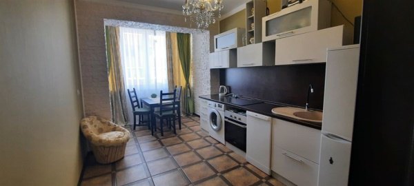 2-к квартира, 4/6 эт., 56м²