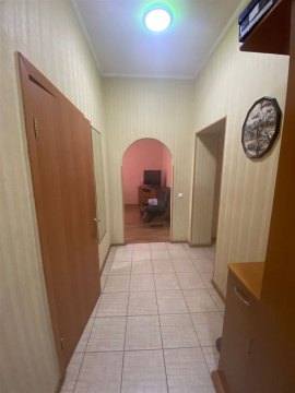 3-к квартира, 1/3 эт., 80м²