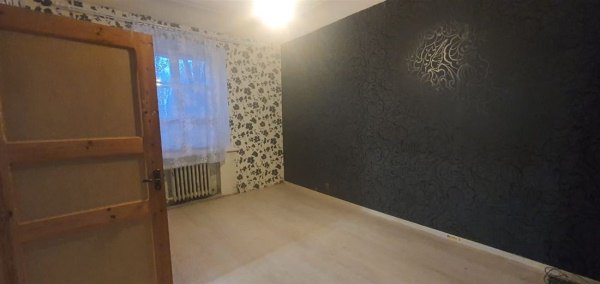 3-к квартира, 1/4 эт., 74м²