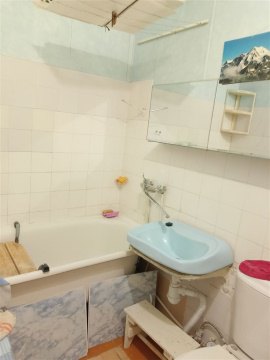 2-к квартира, 4/5 эт., 45м²