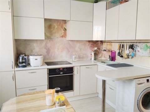 4-к квартира, 7/17 эт., 85м²