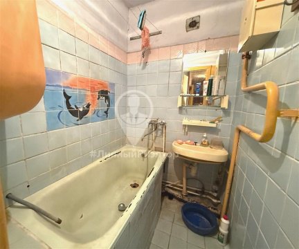 3-к квартира, 5/5 эт., 68м²