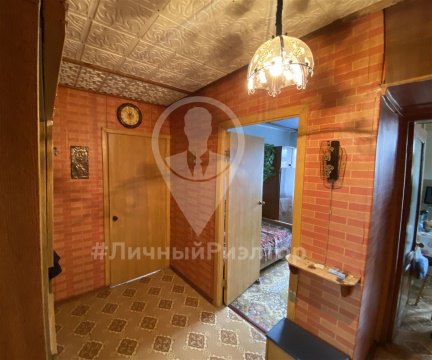 2-к квартира, 9/9 эт., 42м²