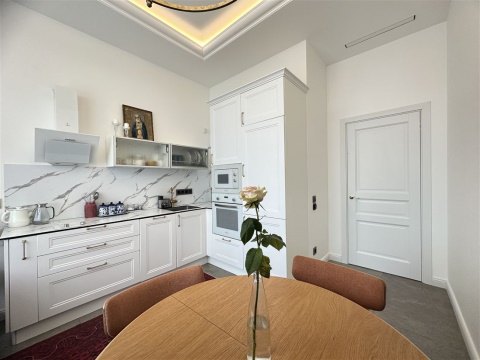 1-к квартира, 21/21 эт., 43м²