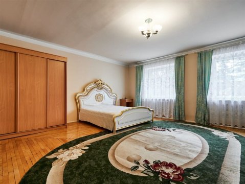 3-к квартира, 2/5 эт., 164м²