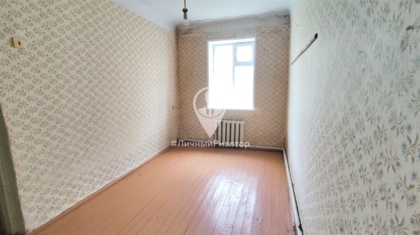 3-к квартира, 1/2 эт., 53м²