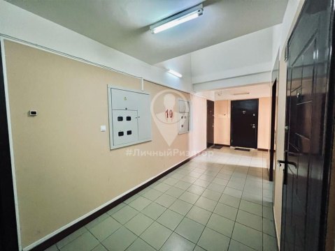 2-к квартира, 10/11 эт., 77м²