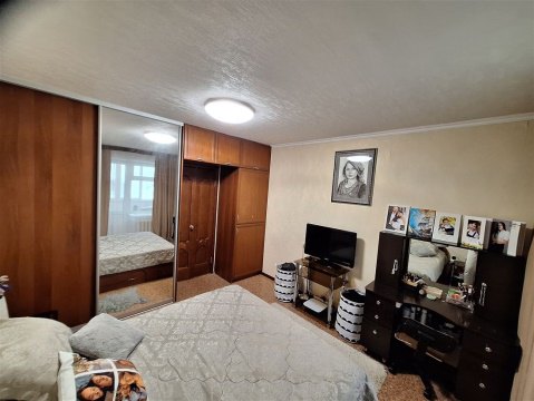 2-к квартира, 3/12 эт., 70м²