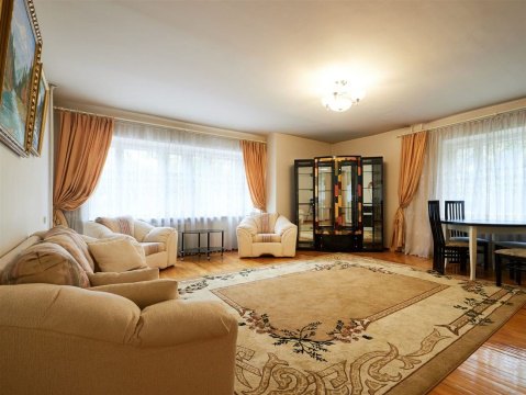 3-к квартира, 2/5 эт., 164м²