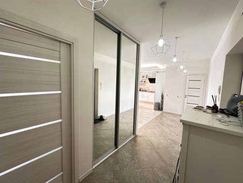 2-к квартира, 13/19 эт., 62м²