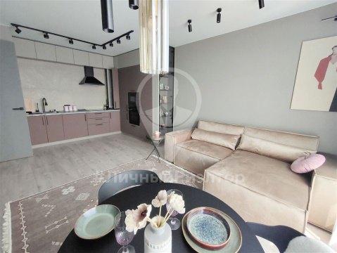 2-к квартира, 6/18 эт., 42м²