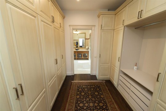 3-к квартира, 2/3 эт., 175м²