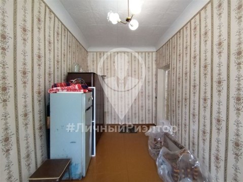 3-к квартира, 1/2 эт., 64м²