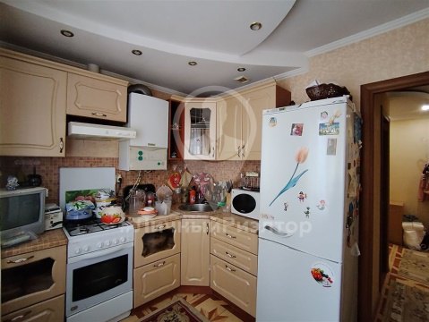 2-к квартира, 1/3 эт., 52м²