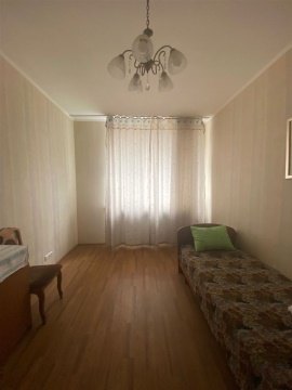 3-к квартира, 1/3 эт., 80м²