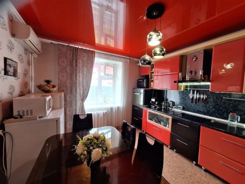 2-к квартира, 3/12 эт., 70м²