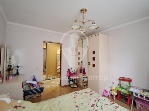 2-к квартира, 1/3 эт., 52м²