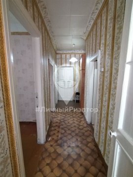 3-к квартира, 1/2 эт., 64м²