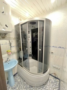 4-к квартира, 1/5 эт., 98м²