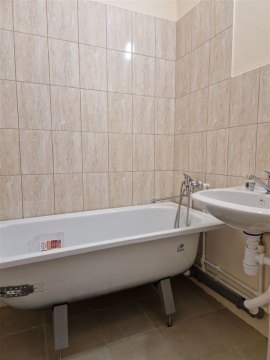 2-к квартира, 2/10 эт., 47м²