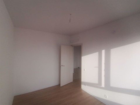 2-к квартира, 25/33 эт., 32м²