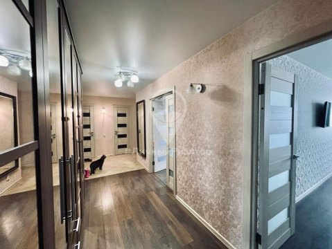 2-к квартира, 10/11 эт., 77м²