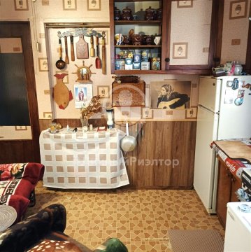 3-к квартира, 1/1 эт., 46м²
