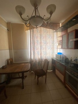 3-к квартира, 1/3 эт., 80м²