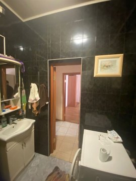 3-к квартира, 1/3 эт., 80м²