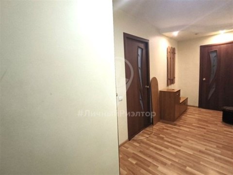 3-к квартира, 5/5 эт., 60м²