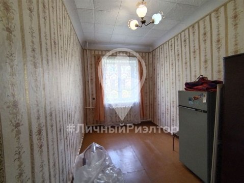 3-к квартира, 1/2 эт., 64м²