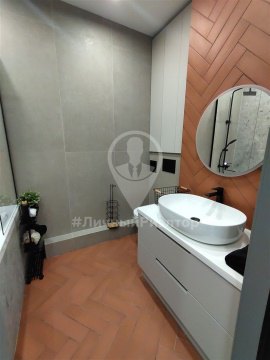 2-к квартира, 6/18 эт., 42м²