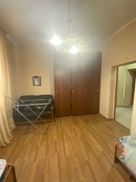 3-к квартира, 1/3 эт., 80м²
