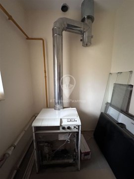 Дом 550м², участок 8 сот.