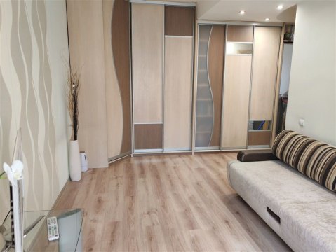 1-к квартира, 6/12 эт., 42м²