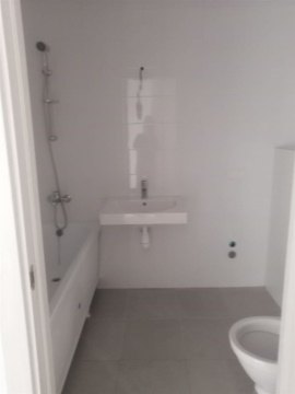 2-к квартира, 25/33 эт., 32м²