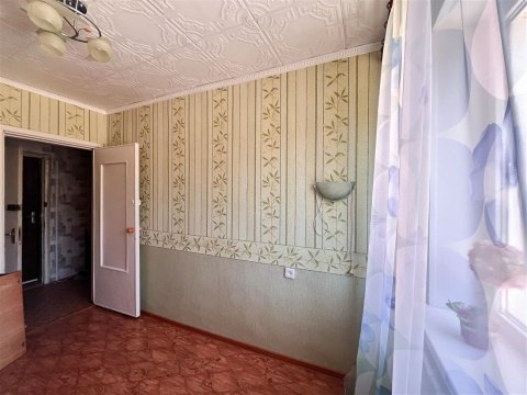 3-к квартира, 2/4 эт., 47м²