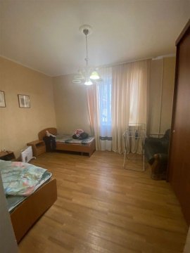 3-к квартира, 1/3 эт., 80м²