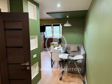 1-к квартира, 3/6 эт., 52м²