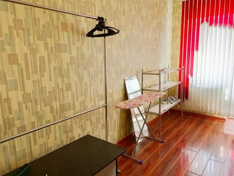 3-к квартира, 3/3 эт., 64м²