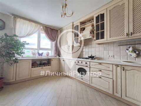 2-к квартира, 18/25 эт., 77м²