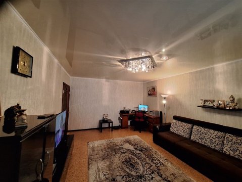 2-к квартира, 3/12 эт., 70м²