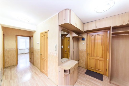 3-к квартира, 1/7 эт., 70м²