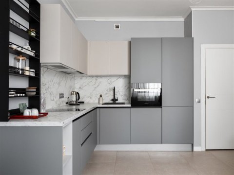 2-к квартира, 3/33 эт., 65м²