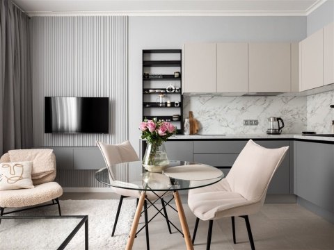 2-к квартира, 3/33 эт., 65м²